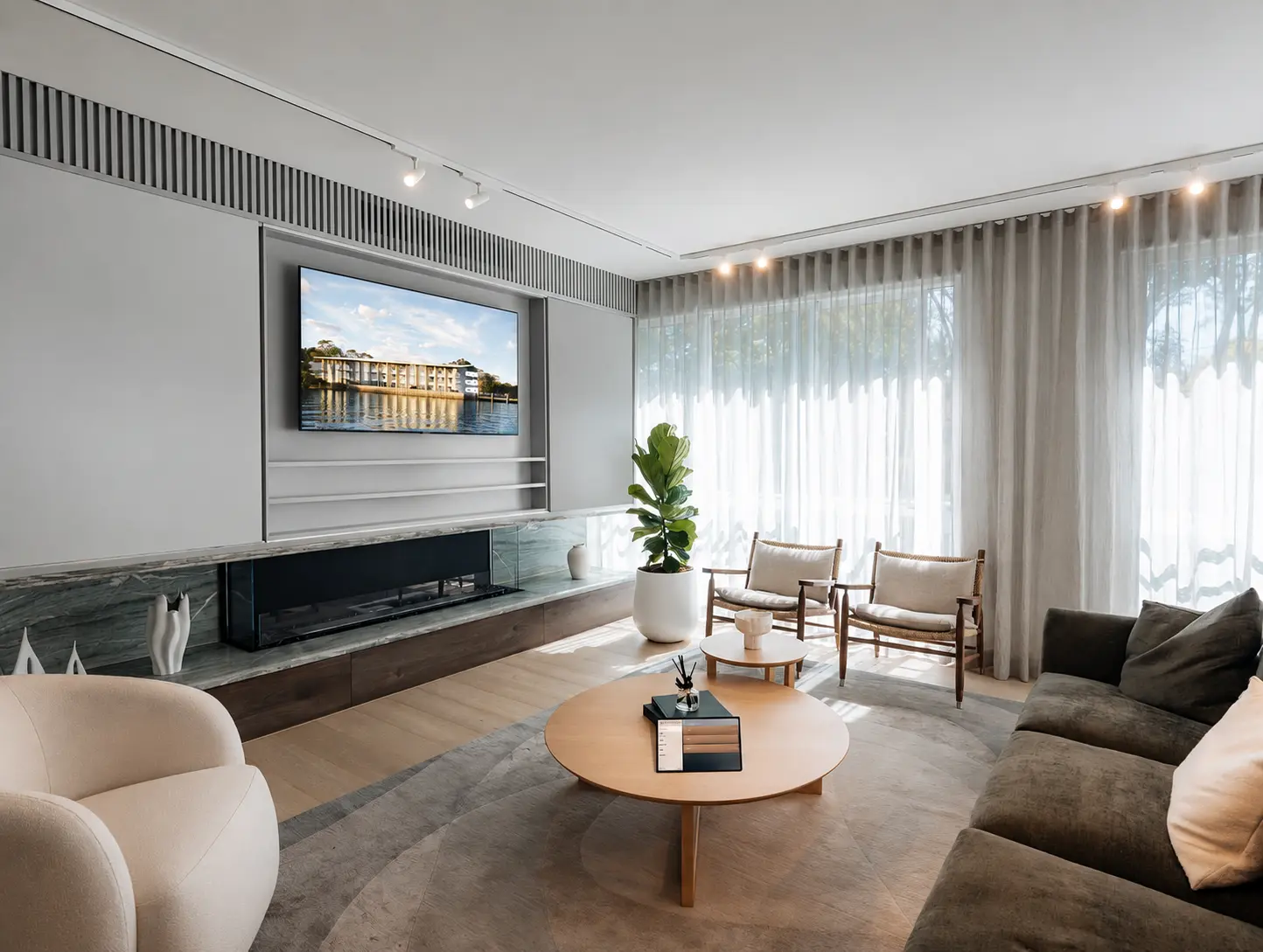 Putney Display Suite project detail 1